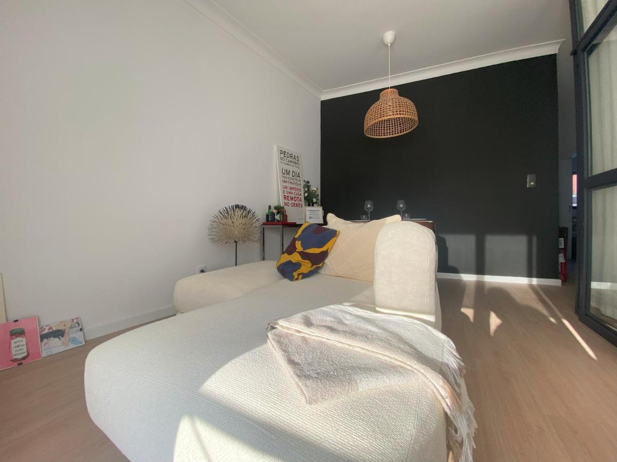 Lisbon, Renovated T2 Apartment Portas De Benfica อามาโดรา ภายนอก รูปภาพ
